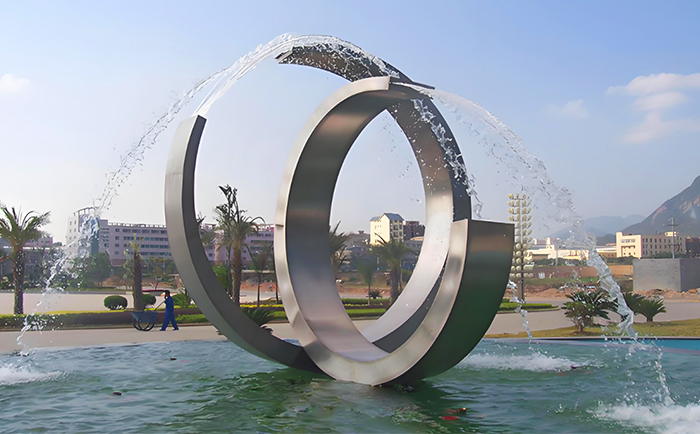 靈動(dòng)水韻，不銹鋼噴泉雕塑的夢(mèng)幻交響