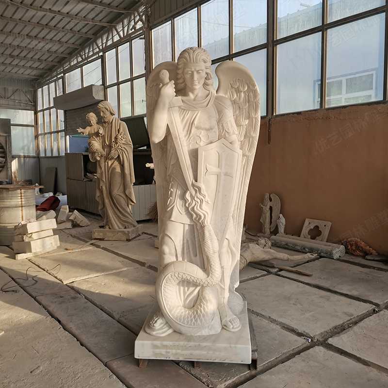 圣邁克雕塑，大理石圣邁克