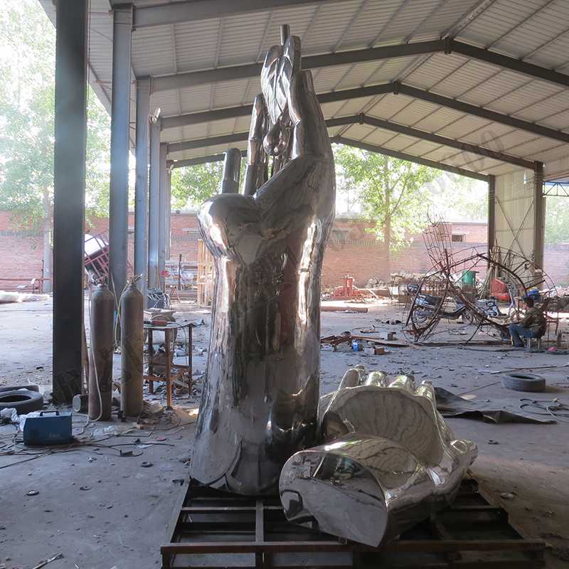 水滴主題不銹鋼雕塑，雙手不銹鋼雕塑，手托水滴景觀雕塑