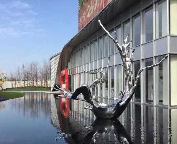 玻璃鋼雕塑的特點(diǎn)有什么呢？